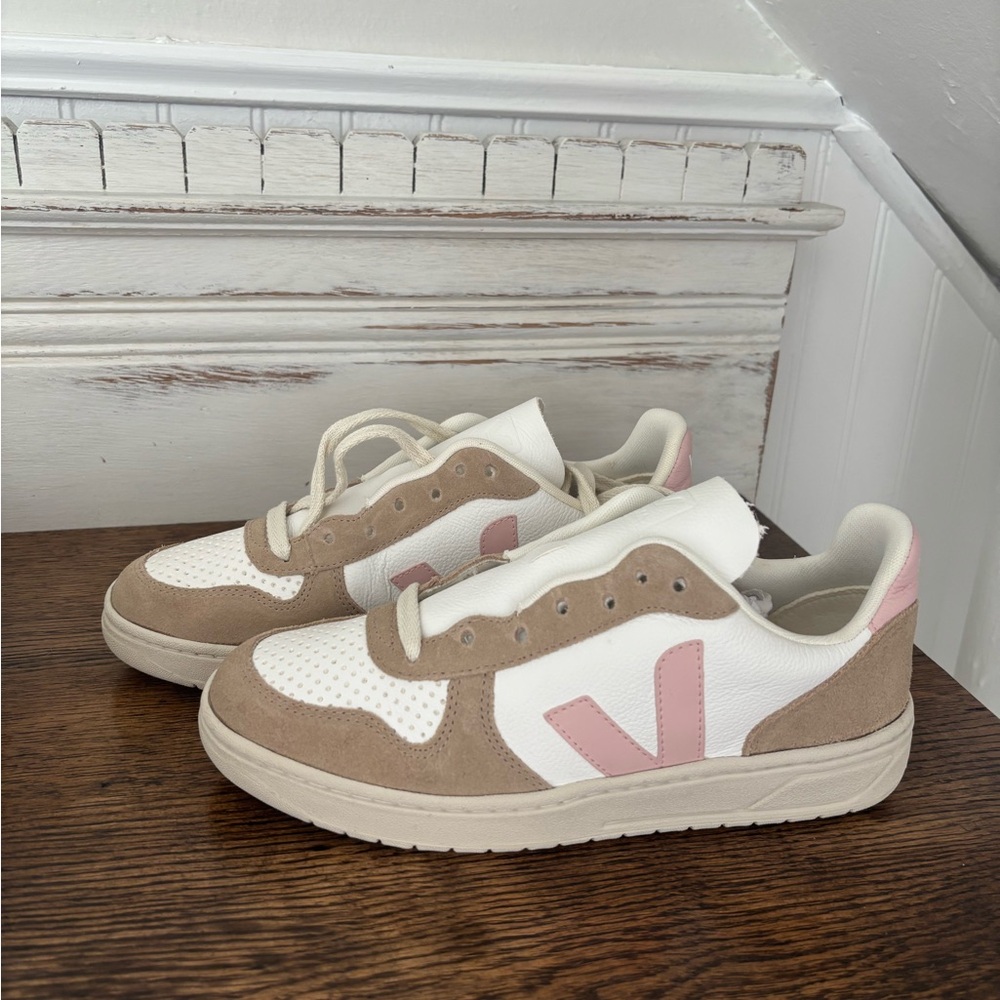 Veja V-10 Sneakers